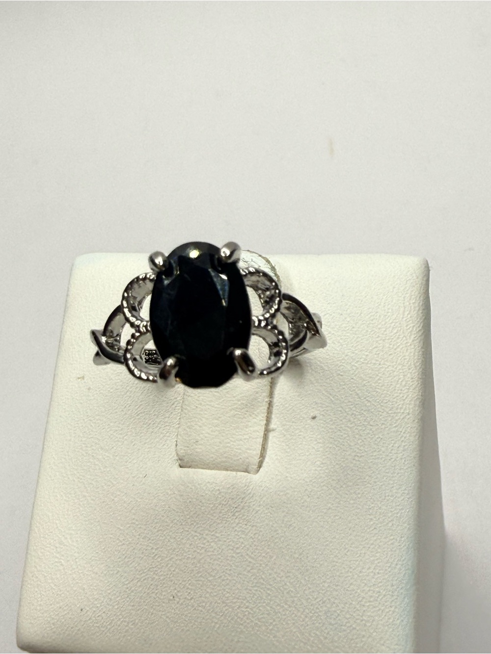 Silver Tone Oval Black Stone Ring size 8
